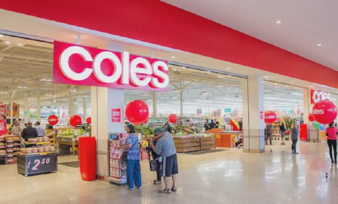Coles 的紅色招牌。