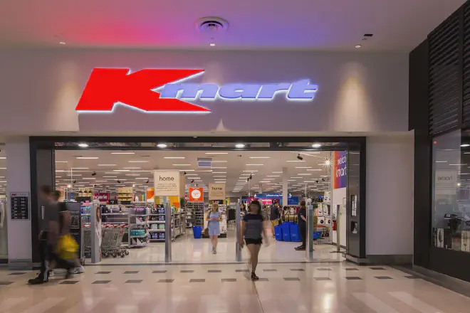 Kmart 的標誌很 old school。