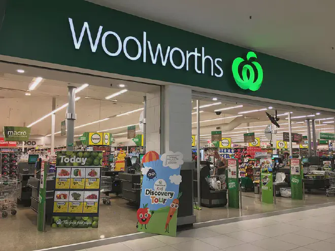 Woolies 的綠色標誌。